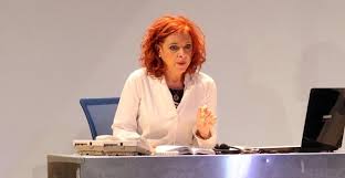 Οι αγρυπνίες, το κόλλημα με τον σάκη ρουβά, η απολύμανση με betadine και το βυζαν. Oi Apories Kai Oi Protaseis Ths Elenhs Rantoy Gia Tis Xristianikes Paradoseis Toy Pasxa Marie Claire O Ti Exei Shmasia Gia Tis Gynaikes