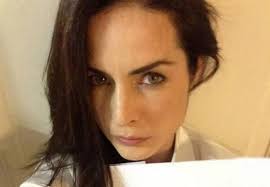 Excandidata al Miss Venezuela pide ayuda: Necesita extraerse las prótesis