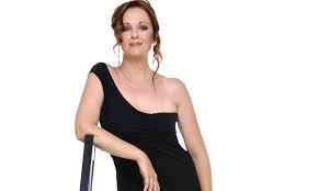 Η κοραλία καράντη, η σπουδαία ηθοποιός του θεάτρου που φέτος την απολαμβάνουμε ως κακιά στην καθημερινή σειρά του aνδρέα γεωργίου του alpha, τατουάζ έδωσε συνέντευξη στο people ελλάδος και αποκάλυψε ότι έχει πέσει θύμα σεξουαλικής παρενόχλησης στον χώρο της υποκριτικής. Koralia Karanth H Synergasia Sto Mproysko Kai O Apaithtikos Rolos Toy Tatoyaz Ishow Gr