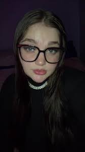 Kali Thompson's Instagram, Twitter & Facebook