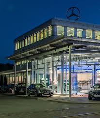 Mit rund 2.000 mitarbeitern bieten wir unseren rund einer million kunden mobilität. Stern Center Regensburg Mercedes Neuwagen Und Gebraucht Stern Center Regensburg