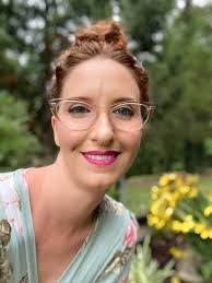 Shannon Curl's Instagram, Twitter & Facebook