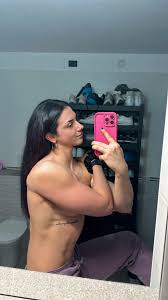 SILVIA LIKKI FIT GIRL🩵 on X: Dark hair 🖤 t.coZiSfFSTyuU  X