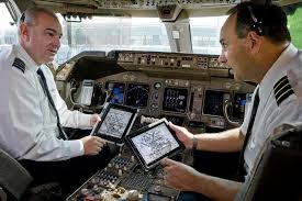 Ipads Help Airlines Cast Off Costly Load Of Cockpit Paper Wsj