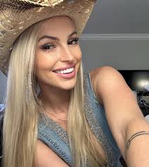 Connor Crossen (@con.davis) · Instagram photos and Reels