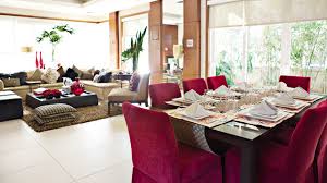 Sharon cuneta, becca godinez, pops fernandez, anthony castelo, the university of the philippines concert chorus, helen gamboa sotto. Pops Fernandez S Modern Kitchen And Dining Areas