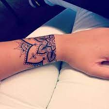 Việc xăm những hình xăm nhỏ này không chỉ giúp bạn nữ thể hiện được cá tính mà nó cũng khá kín đáo, xinh xắn. Nhá»¯ng Máº«u Hinh XÄƒm Cá»• Tay Ä'áº¹p Va Ä'á»™c Cho Cáº£ Nam Va Ná»¯ Co Hinh áº£nh Máº«u Hinh XÄƒm Tay Hinh XÄƒm Cá»• Tay Hinh XÄƒm