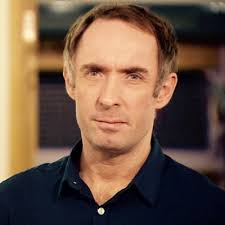 Claire Ellison (@EllisonClaire)