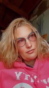 Jennifer Dillingham's Instagram, Twitter & Facebook