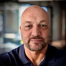 Lacey Bear's Instagram, Twitter & Facebook