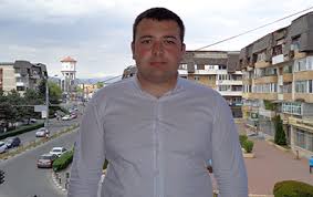 Puteţi contacta compania la 0760 928 500. Alex Tataru Casa Tacasa Ta