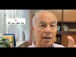 قَمَرٌ تَفَرَّدَ بالمَحاسِنِ كلِّها