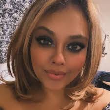 Nohemi Saavedra (@laprofesaavedra)