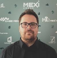 Richard Rigo's Instagram, Twitter & Facebook