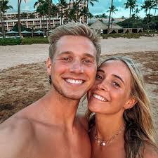 Larissa Spencer's Instagram, Twitter & Facebook