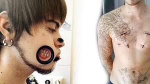 Wangenpiering Joel Miggler Hat Ein 3 6 Cm Grosses Cheek Plug Wangenloch Sommerloch Piercing Aktuell Nachrichten