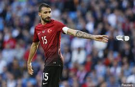 Süper lig'de transfer dönemi 17 haziran'da resmen başladı. Confirmed Reported Tottenham Hotspur Target Mehmet Topal Agrees New Contract At Fenerbahce