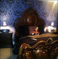 Pin By Saudade On Disney Because It Makes Me Smile Disney Haunted Mansion Disney Rooms Disney House Ideas