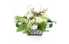 40 compositions florales de mariage absolument sublimes : Composition Blanche Avec Branches D Orchidees Roses Pour Un Mariage L Agitateur Floral