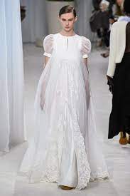 Visualizza altre idee su abito guarda la sfilata di moda christian dior a parigi e scopri la collezione di abiti e accessori per la stagione abiti da sera primavera estate 2015: Ø§Ù„Ù…Ø­Ù‚Ù‚ ØµØ§Ø±Ù… Ø®Ù†Ø²ÙŠØ± ØµØºÙŠØ± Abiti Da Sposa Dior 2019 Ballermann 6 Org
