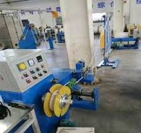 Máquina de enrolamento de fios elétricos e cabos