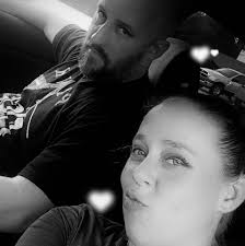 Are there any fast food places open around Conroe?