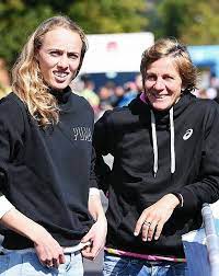 With this marriage, jackie had the distinct privilege of gaining ed's three children. Jackie Baumann Und Ihr Ausstieg Aus Dem Spitzensport Ich Fuhlte Mich Wie Gefangen Der Spiegel