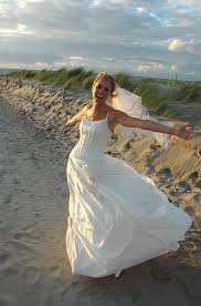 Brautkleider schwarz weiß are free shipping with discounted prices. Brautkleider