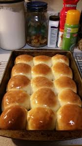 Yummy Honey Yeast Rolls Similar To The Old Quincy S Steakhouse Honey Yeast Rolls No Cook Meals Food
