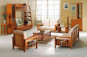 Pemilihan warna dan furniture yang tepat sudah bisa menjadikan ruang tamu mungil anda terkesan lebih luas, namun tidak ada salahnya untuk menambahkan lampu. Ide Contoh Gambar Terbaik Tentang Desain Ruang Tamu Kayu Jati Shreenad Home