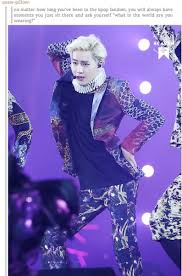 Lol Yes I M Sorry But Some Of Exo S Outfits Like Suho Is So Fabulously Displaying Here Xd Are Plain Ridiculous Like Is Their Stylist Even Exo Exo Funny Suho