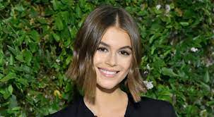 Kaia gerber dyed her hair pink on instagram after revealing that cutting it short changed her life a lot. Kaia Gerber Debuts Long Pixie Haircut On Instagram Photos Allure