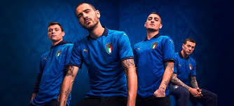 Azzurri (italian football team) that has mastered the art of conning match officials in receiving free kicks or penalties for diving to assist them in their victories. Azzurri Presentata La Nuova Maglia Ispirata Alla Cultura Del Rinascimento Globalist