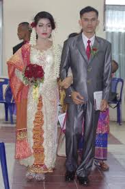 Mei 18, 2021 posting komentar sebenarnya genre pengantin ini genre yang belum cukup umum, genre satu ini adalah genre dari kumpulan video panas pengantin baru yang membuat anda penasran serta ketagihan. Kebaya Pengantin Batak The Woman Of Pakkat