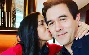 Sarah Roberts and James Stewart are divorced