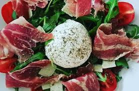 La bresaola della valtellina è stata riconosciuta come prodotto igp. Insalata Italiana Crudo E Mozzarella Picture Of Agua De Mar Taormina Tripadvisor