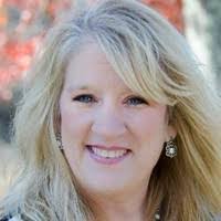 Lesa Hale's Instagram, Twitter & Facebook