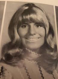 Friends from elementary school... here's the breakdown... 💙💛