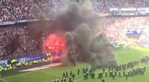 Ruud van nistelrooy manchester united f.c. Hamburger Sv Fans Didn T Take Their First Ever Relegation That Well