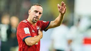 He continued to jink to the byline as four napoli defenders benny hill'd behind him. Ribery Confirms Fiorentina Transfer After Bayern Exit Two Year Contract Was Crucial To Winger Transfermarkt