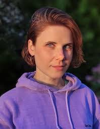 Lisa Leonard's Instagram, Twitter & Facebook