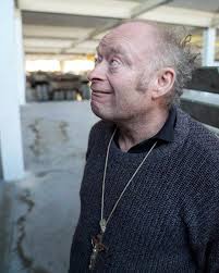 Richard, alias papy gardien ! Un phénomène, un passionné aux milles et une  anecdotes les plus farfelues les unes que les autres ! On est partis passer  24h avec lui et Romain.