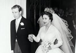 Elizabeth n'est pas encore reine d'angleterre, mais simplement la fille aînée du roi george vi. Mariage Royal Antony Armstrong Jones Et La Princesse Margaret La Rebelle De Buckingham Elle