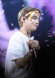 Taehyung Pics On Twitter Taehyung V Taehyung Bts Jungkook