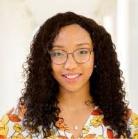 Danielle Neil's Instagram, Twitter & Facebook