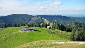The climb to the summit is a straightforward mountain walk, taking 2 hours to ascend the 700 metres from tegernsee and 1½ hours for the descent. Baumgartenschneid Leichte Wanderung