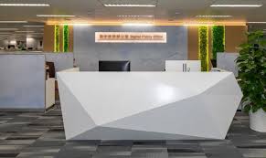 香港迎接“人工智能+”新時代：政策支持與人才引進推動智慧城市發展 ...