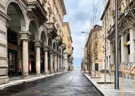 Mayor of the city of lugano (switzerland). Lugano Deserta E Il Sindaco Borradori Ringrazia I Suoi Concittadini