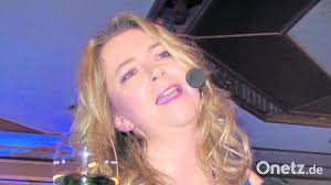 Christina Fink-Rester und Eberhard Geyer nehmen Gäste im Pfarrheim mit auf  Wien-Reise: Wenn der Mieder wieder zwickt