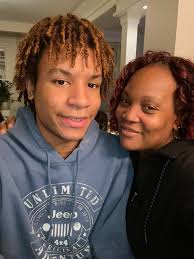 My man chid finally made time for me, the entire Thanksgiving day. He  leaves tomorrow, but we will be doing lunch together before his flight back  home!